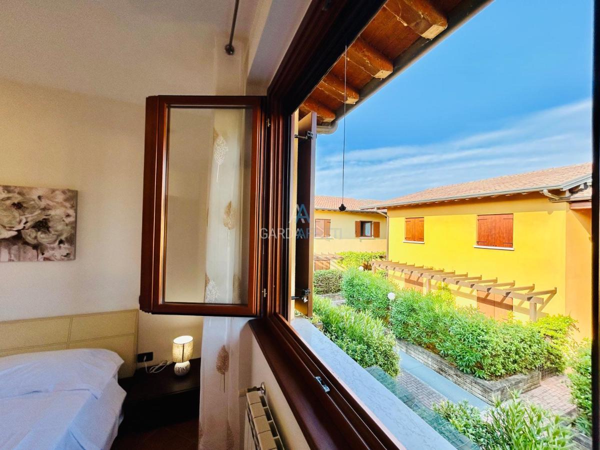 Artemide Apartment - A Soli 150M Dal Lago Di Garda Sirmione Exteriör bild